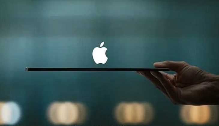 Apple Faces Espionage Accusations Over Employees' iPhones and iPads