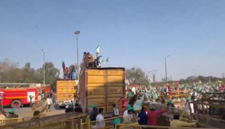 Farmers Protest In Delhi:&nbsp;Demanding Fair Land Compensation and Crop Prices