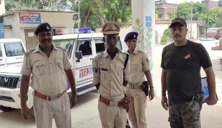 Fake IPS Officer Busted in Bihar Job Scam Leaves Man Roaming Streets in Uniform with Toy Gun