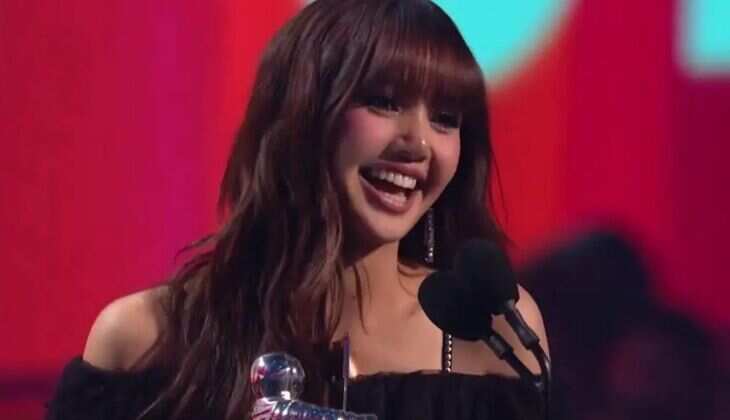 Watch: BLACKPINK&rsquo;s Lisa Dominates VMAs with Best K-Pop Award and Fierce 'New Woman' Performance!