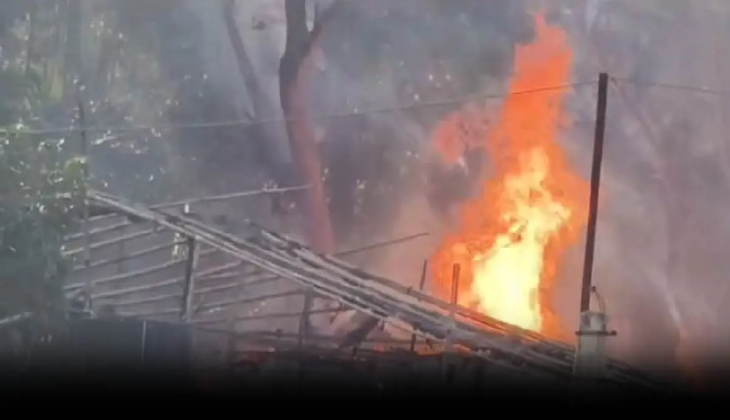 Fire Destroys 12 Homes in Kolkata's Ultadanga Area; Short Circuit Suspected as Cause