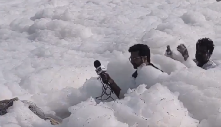 Toxic Foam in Yamuna Raises Alarm as BJP Slams AAP Over Delhi Pollution