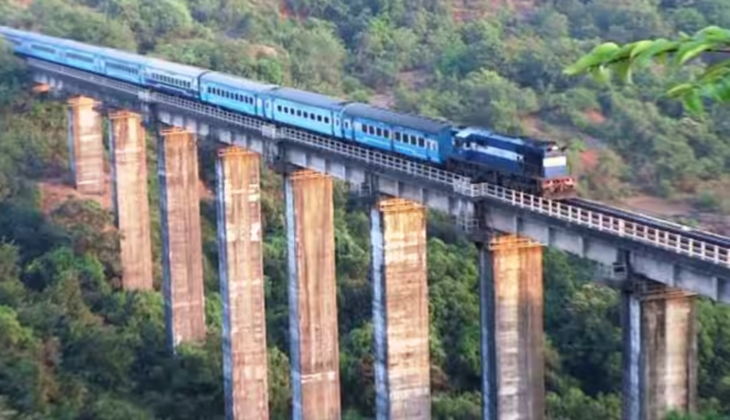 Konkan Railway: India’s Most Dangerous Yet Beautiful Railway Track