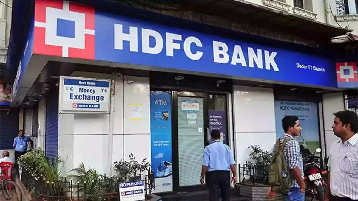 HDFC Bank Plans to Cut CD Ratio and Moderates Loan Growth in FY25