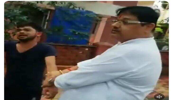 Man Caught Filming Girls in Kanjurmarg Faces Public Wrath