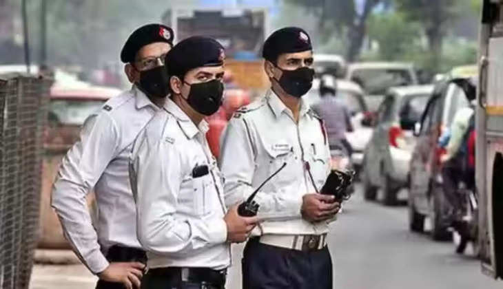 Noida News: एलिवेटेड रोड पर सीसीटीवी से क्या दूर हुए लोग, नियम भी भूले, ये गलतियां दे रही हैं बड़े हादसों को न्योता