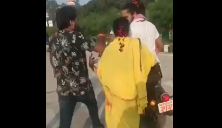 Ayodhya Chaos: Youths Posing as Sadhus Beaten Over Harassment Allegations, Video Goes Viral!