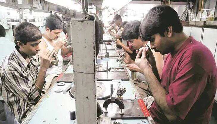 Surat's Diamond Workers in Crisis: Congress Demands Financial Aid and Reinstatement