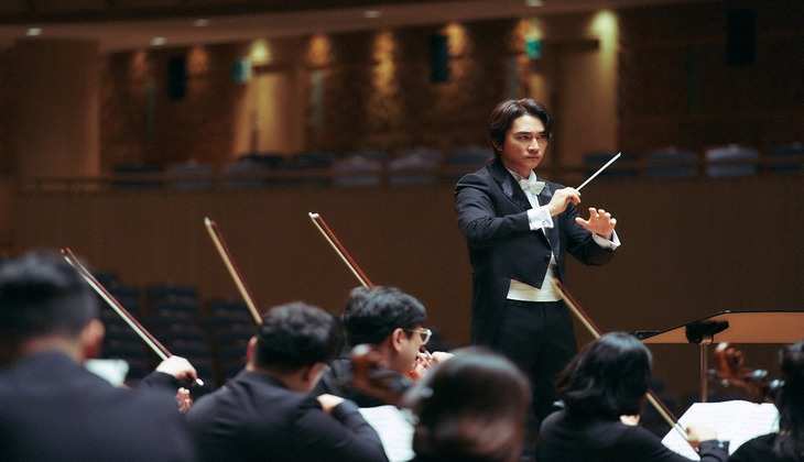 Song Seung Heon Unveils Hidden Desires as an Orchestra Conductor in “Hidden Face”