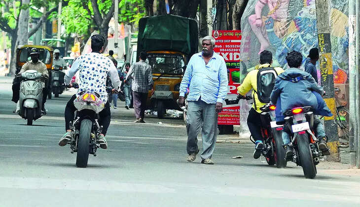 Video of Reckless Bike Riding Near Bengaluru Reva University