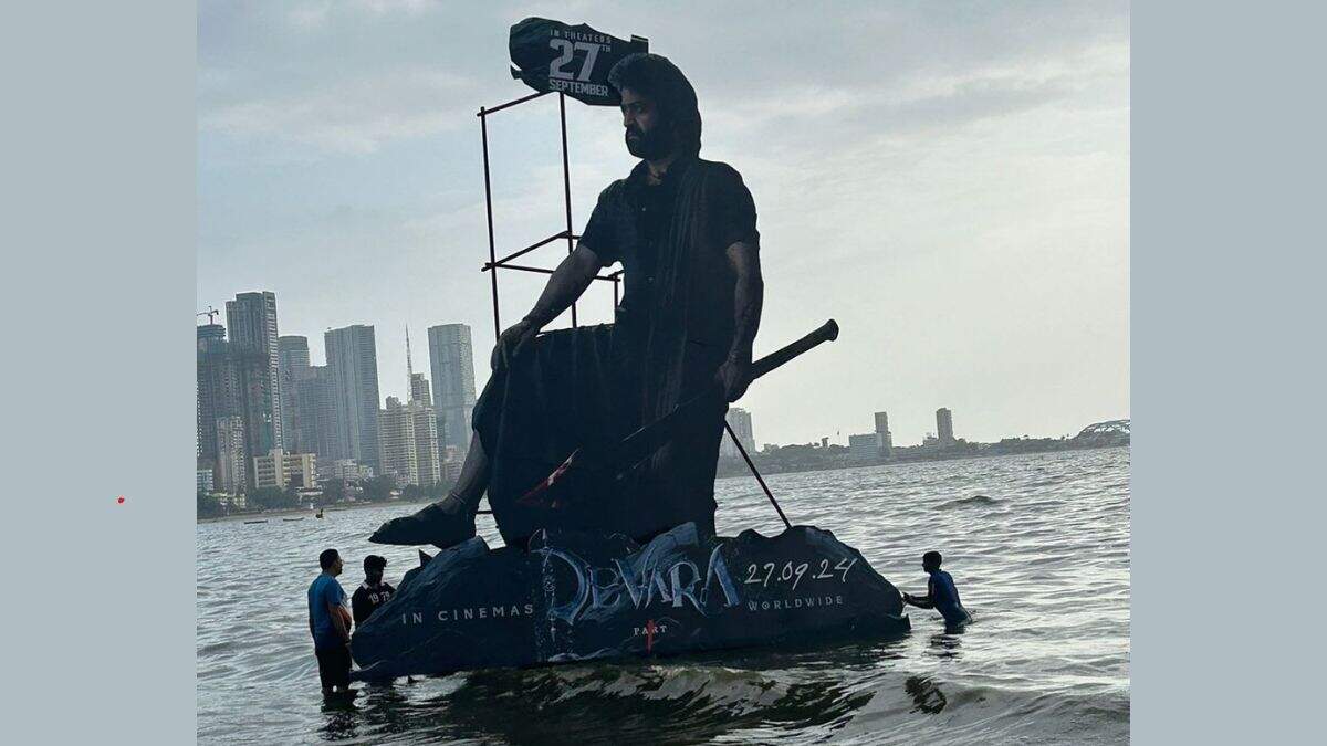 Fans Spot 'Devara' Cutout at Dadar Chowpatty During Ganesh Visarjan ...