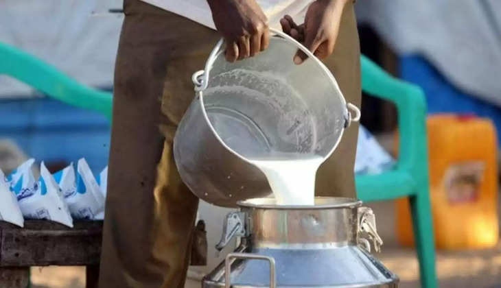 Milk Price: आम जनता के लिए आई बड़ी खबर! दूध के गिरेंगे दाम, सरकार ने दिया तोहफा