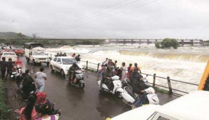 Pune Rains: Khadakwasla Dam Hits Full Capacity, Severe Water Release Causes Flooding in Local Areas